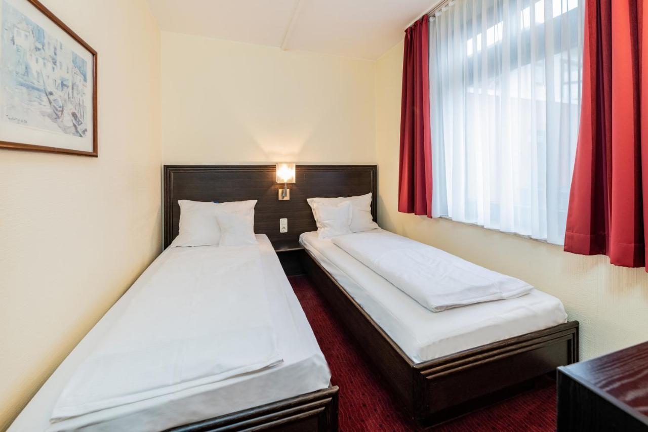 Goebel'S Seehotel Diemelsee Bagian luar foto